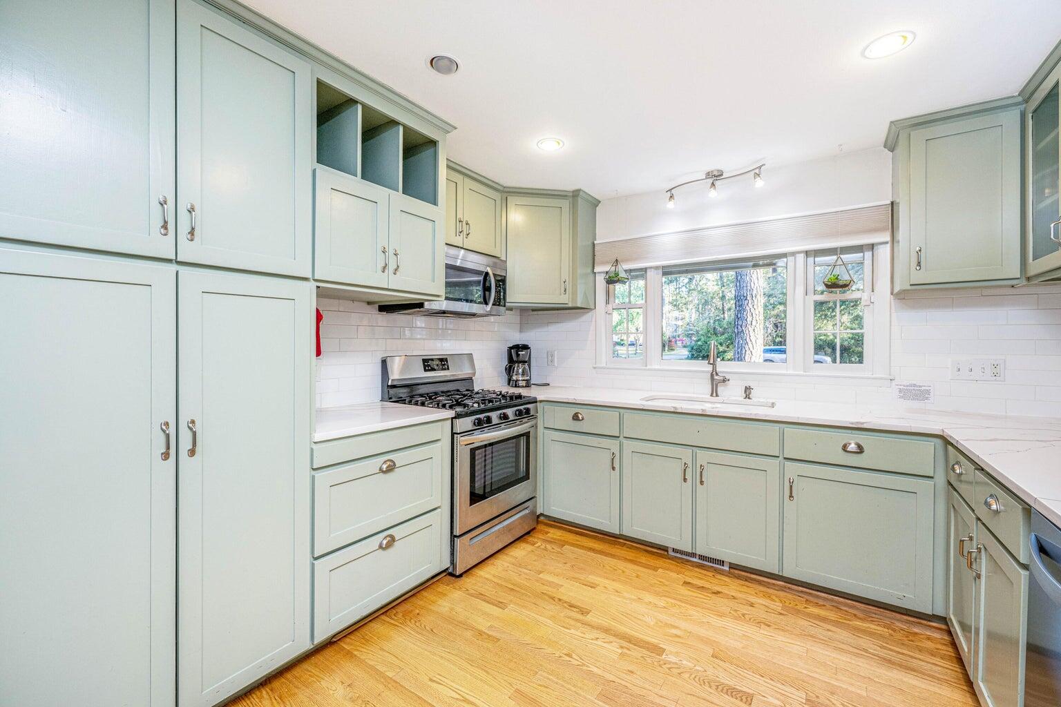 112 Furlong Road Summerville, SC 29483 - Photo 16 of 42 20250415112153851561000000-o - Copy