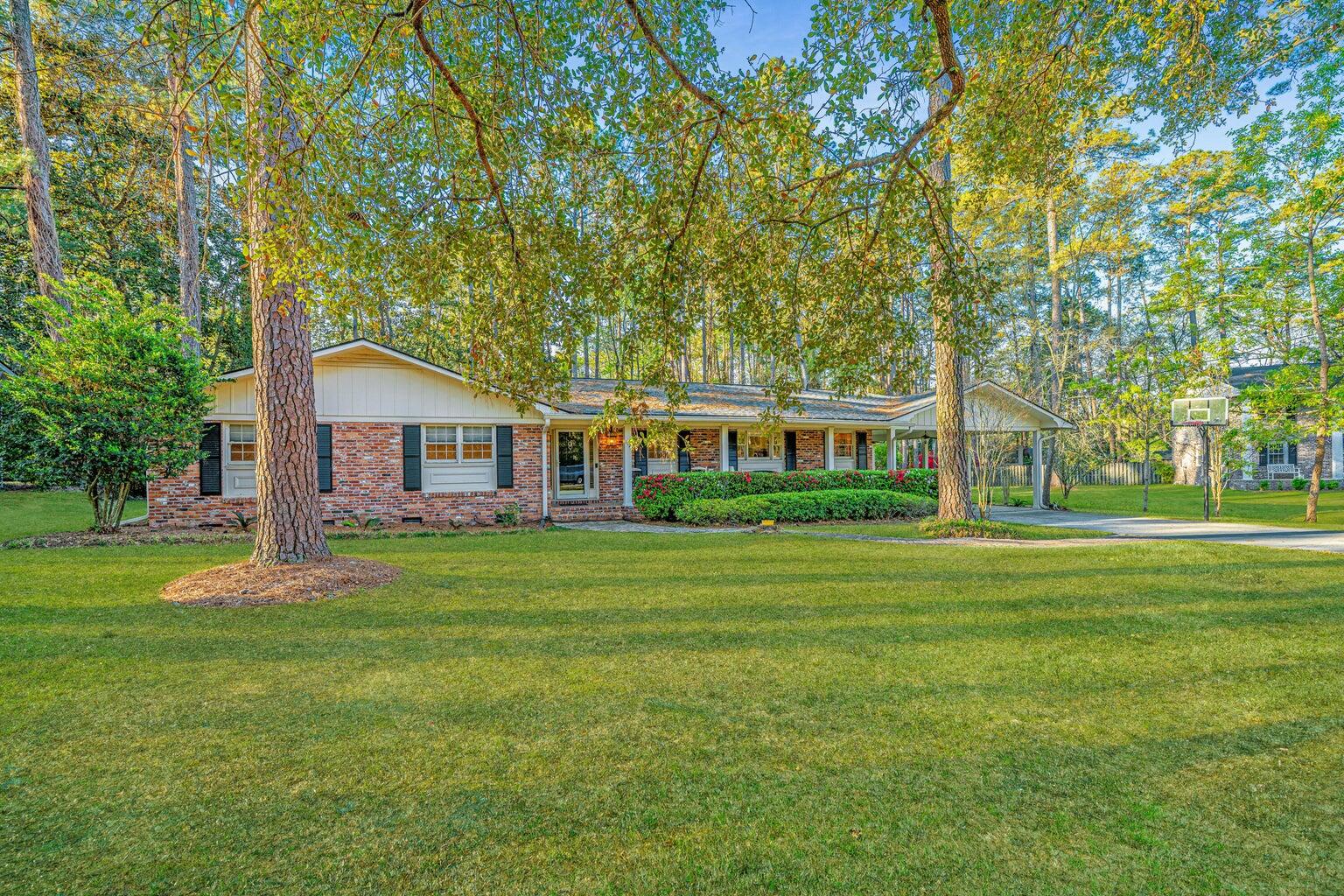 112 Furlong Road Summerville, SC 29483 - Photo 4 of 42 20250415112048126145000000-o - Copy - Co