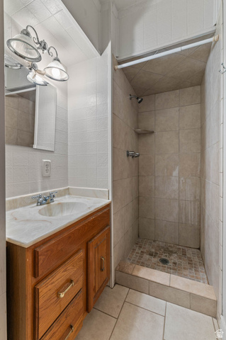 7689 Locust Street Midvale, UT 84047 - Photo 10 of 26 Main level, 3/4 Bath