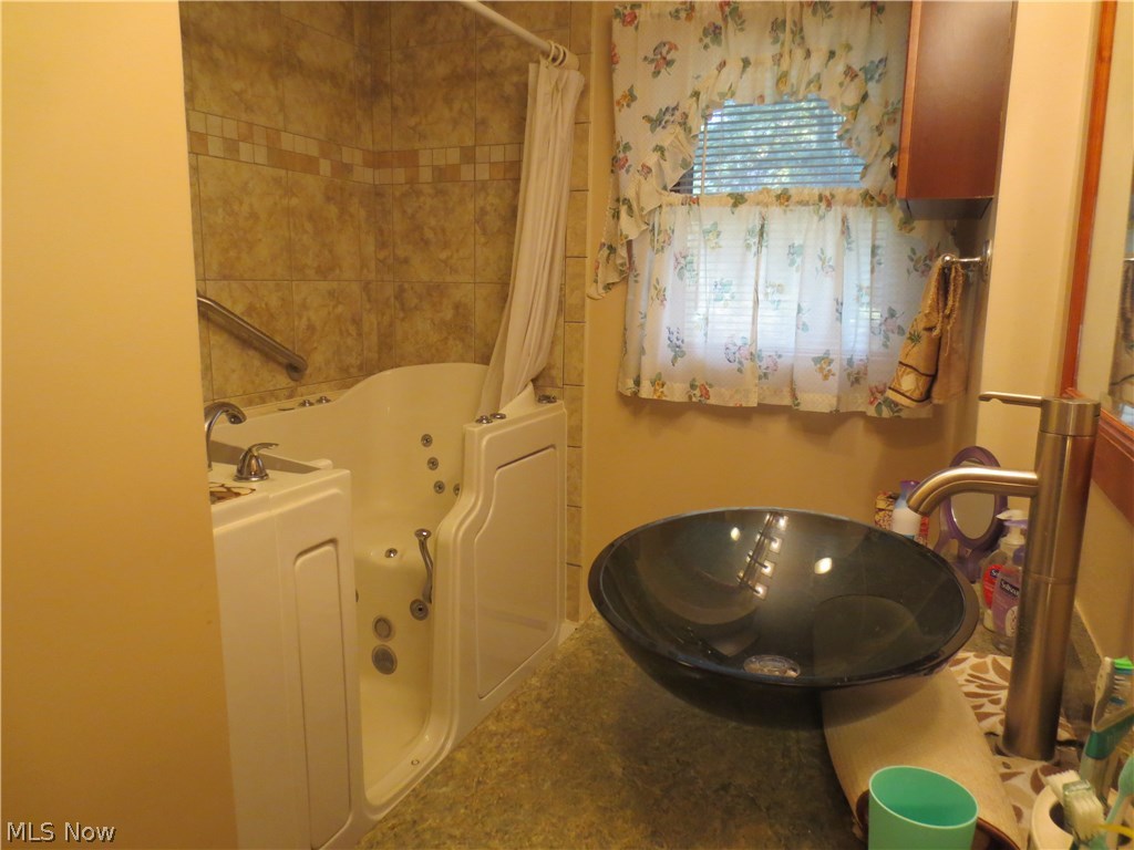 14748 Rider Road Burton, OH 44021 - Photo 7 of 20