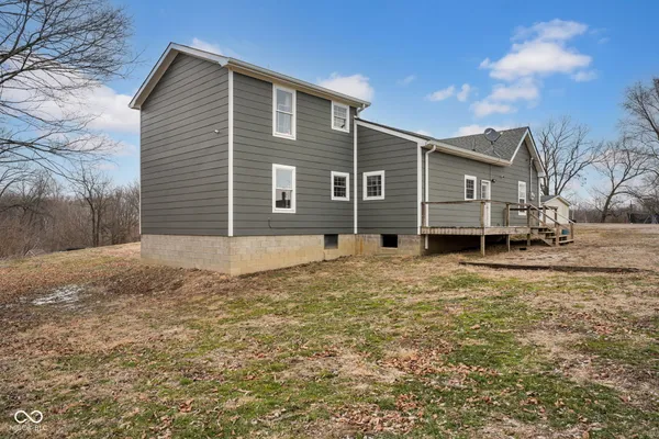 $299,999 | 11074 North Cross Street, Hope, IN 47246