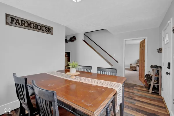 $299,999 | 11074 North Cross Street, Hope, IN 47246
