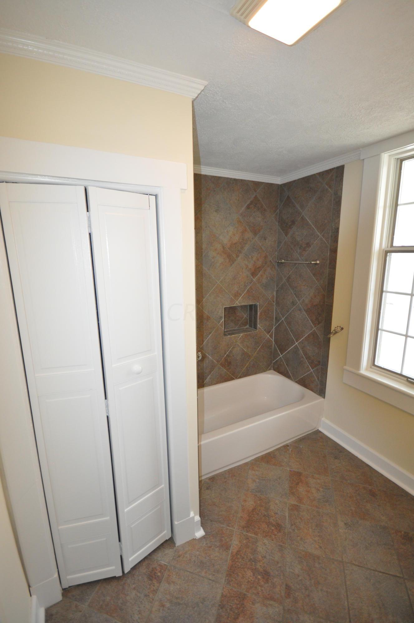 4300 Brook Road Northwest Lancaster, OH 43130 - Photo 12 of 47 Gallery Image 12