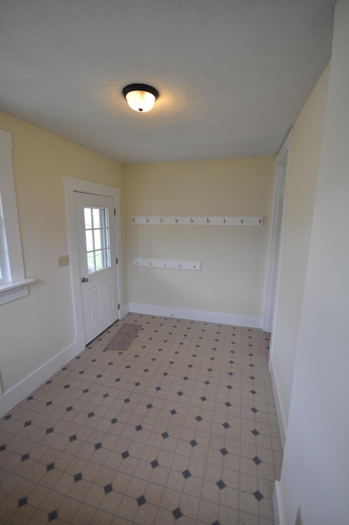 4300 Brook Road Northwest Lancaster, OH 43130 - Photo 8 of 47 Gallery Image 8