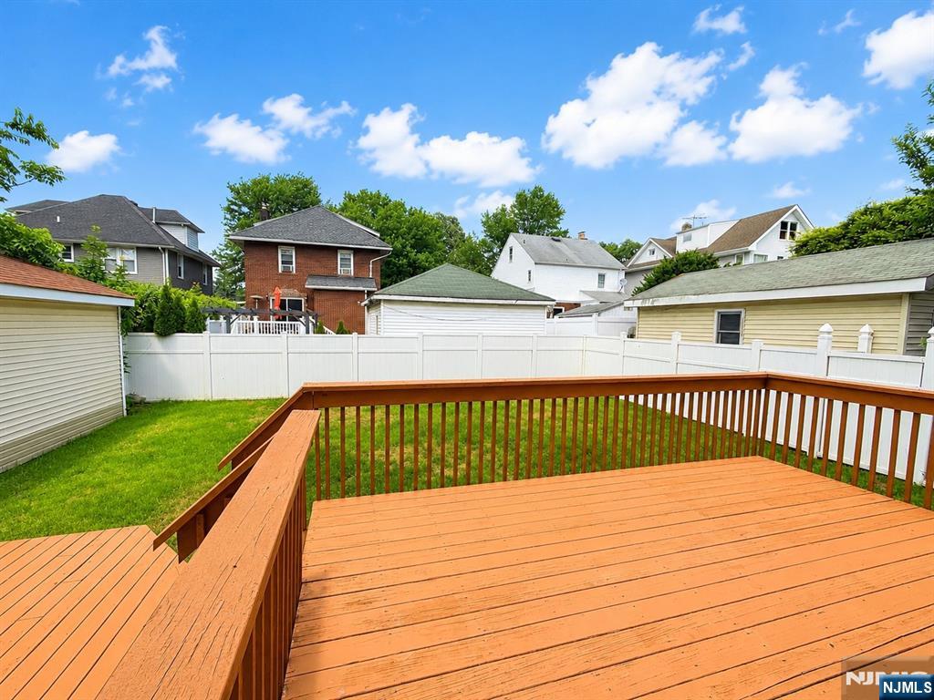 24 Sunderland Avenue Rutherford, NJ 07070 - Photo 31 of 34
