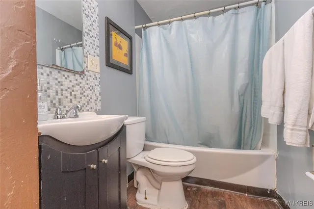 $1,500 | 1968 Mackenna Avenue, Niagara Falls, NY 14303