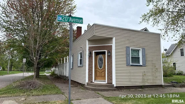 $42,700 | 848 20th Avenue, Moline, IL 61265