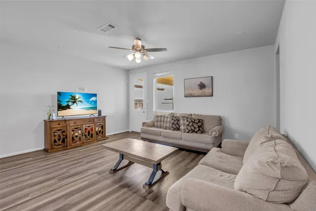 $2,300 | 13313 Emerald Mallard Drive, Texas City, TX 77568