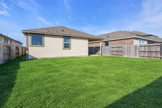 $2,300 | 13313 Emerald Mallard Drive, Texas City, TX 77568