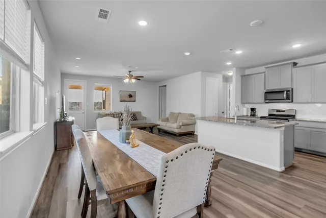 $2,300 | 13313 Emerald Mallard Drive, Texas City, TX 77568