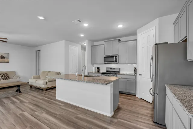 $2,300 | 13313 Emerald Mallard Drive, Texas City, TX 77568