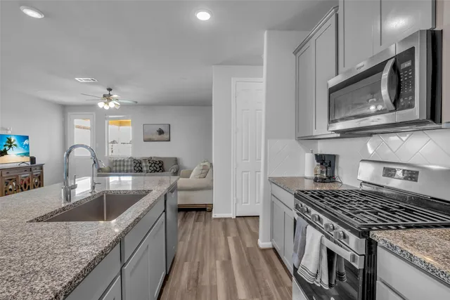 $2,300 | 13313 Emerald Mallard Drive, Texas City, TX 77568