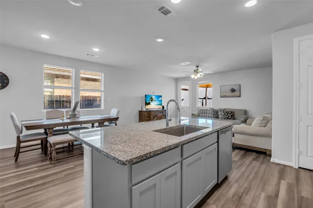 $2,300 | 13313 Emerald Mallard Drive, Texas City, TX 77568