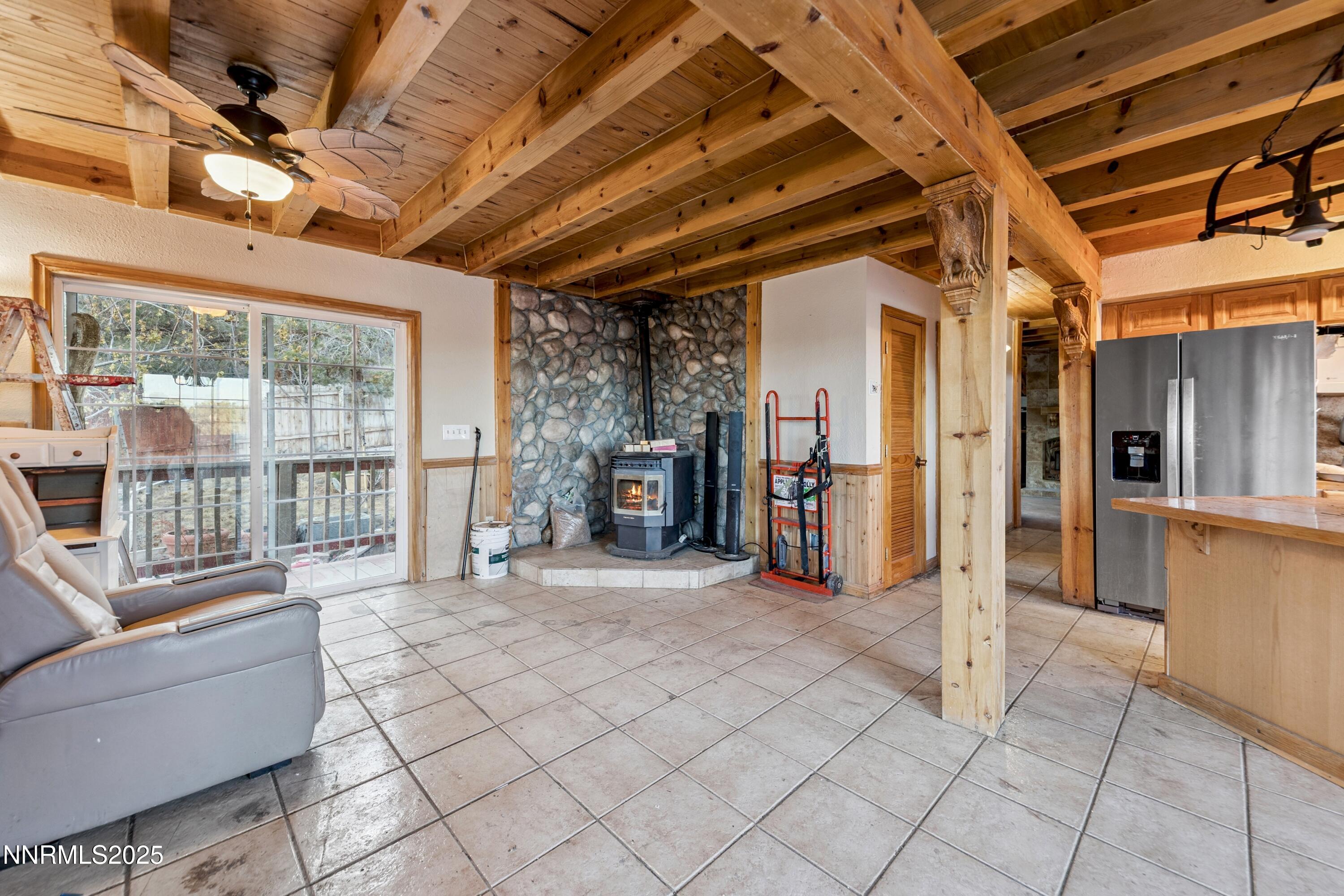 21565 Dortort Drive Reno, NV 89521 - Photo 9 of 25 a living room with furniture