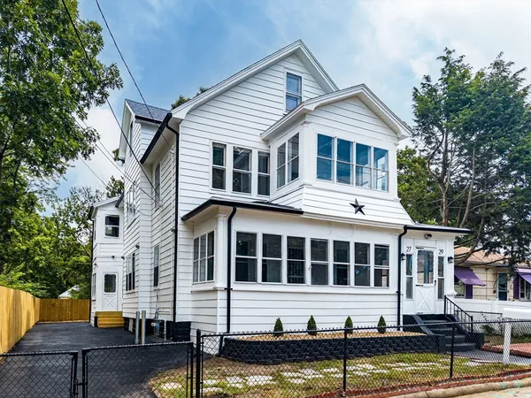 $2,500 | 29 Appleton Street, Unit 2, Springfield, MA 01108