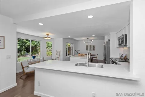 $2,099,000 | 246 Via Tavira, Encinitas, CA 92024