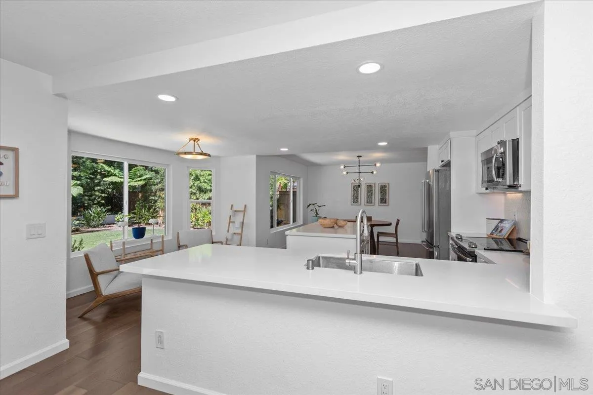 246 Via Tavira Encinitas, CA 92024 - Photo 16 of 41