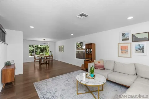 $2,099,000 | 246 Via Tavira, Encinitas, CA 92024