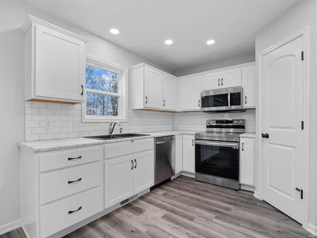 $2,200 | 14732 Verona Lks Passage, Fort Wayne, IN 46814