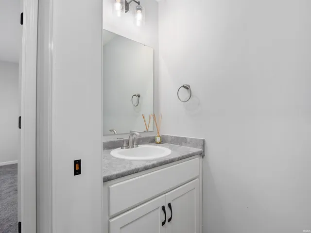 $2,200 | 14732 Verona Lks Passage, Fort Wayne, IN 46814