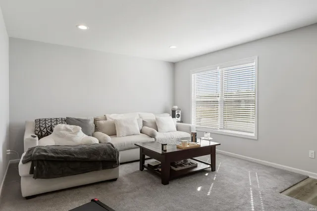 $2,300 | 14732 Verona Lks Passage, Fort Wayne, IN 46814