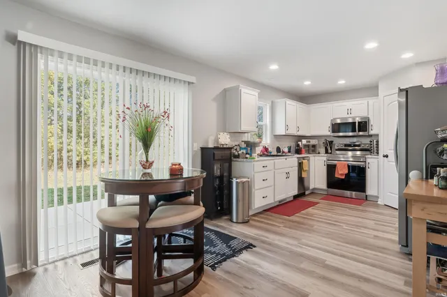 $2,300 | 14732 Verona Lks Passage, Fort Wayne, IN 46814