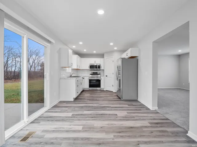 $2,200 | 14732 Verona Lks Passage, Fort Wayne, IN 46814