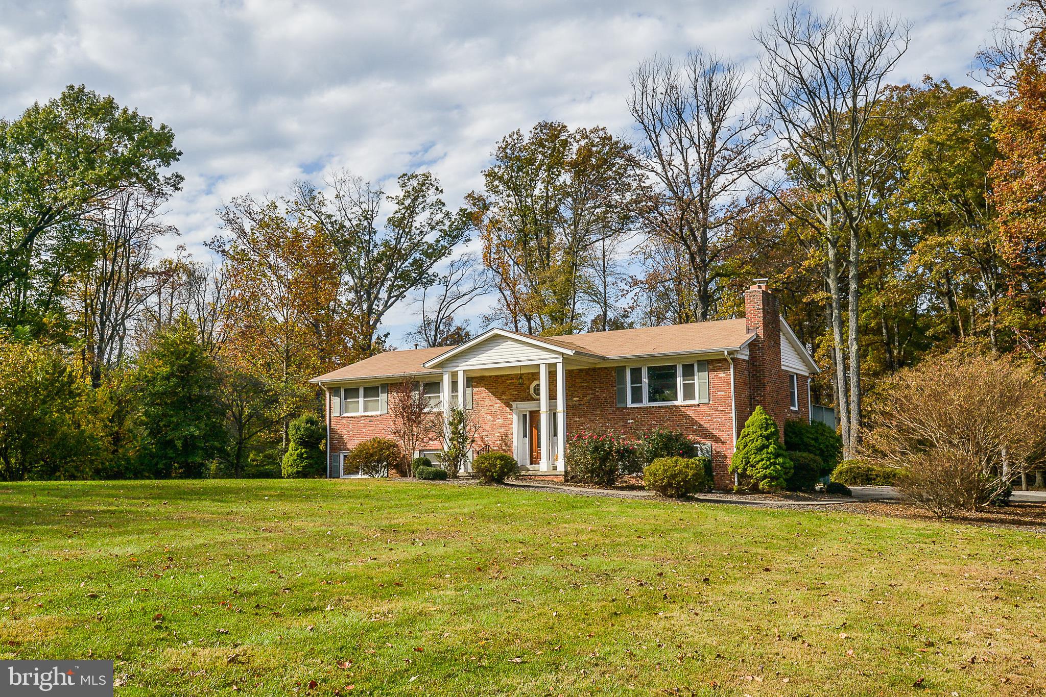12410 Bennett Road Herndon, VA 20171 - Photo 2 of 56