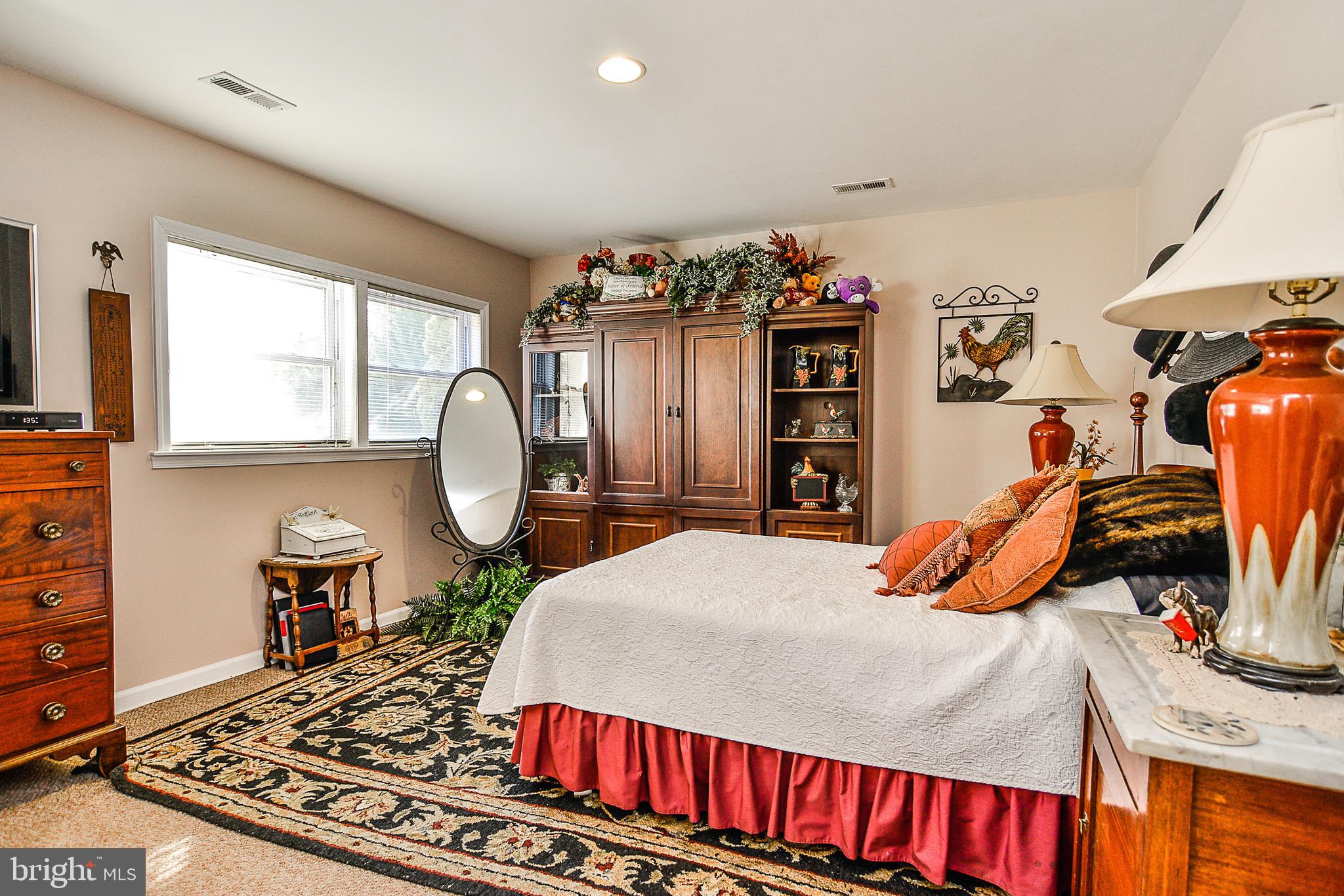 12410 Bennett Road Herndon, VA 20171 - Photo 13 of 56