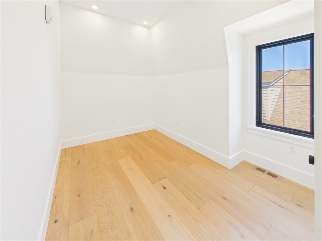 1674 Columbia Road Boston, MA 02127 - Photo 21 of 25
