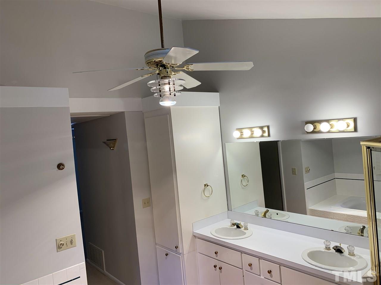 5012 Dantree Place Raleigh, NC 27609 - Photo 20 of 30 Gallery Image 20