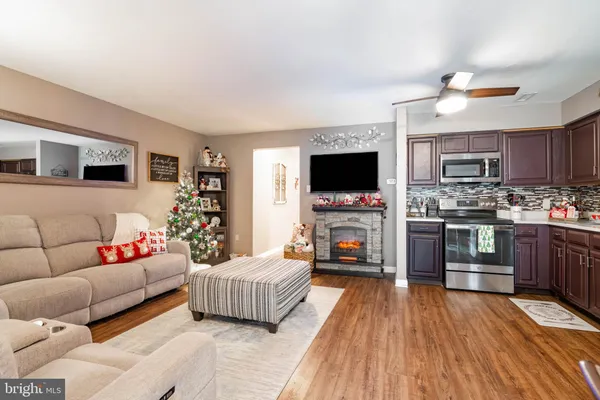 $235,000 | 86 Bridgewater Drive, Evesham, NJ 08053