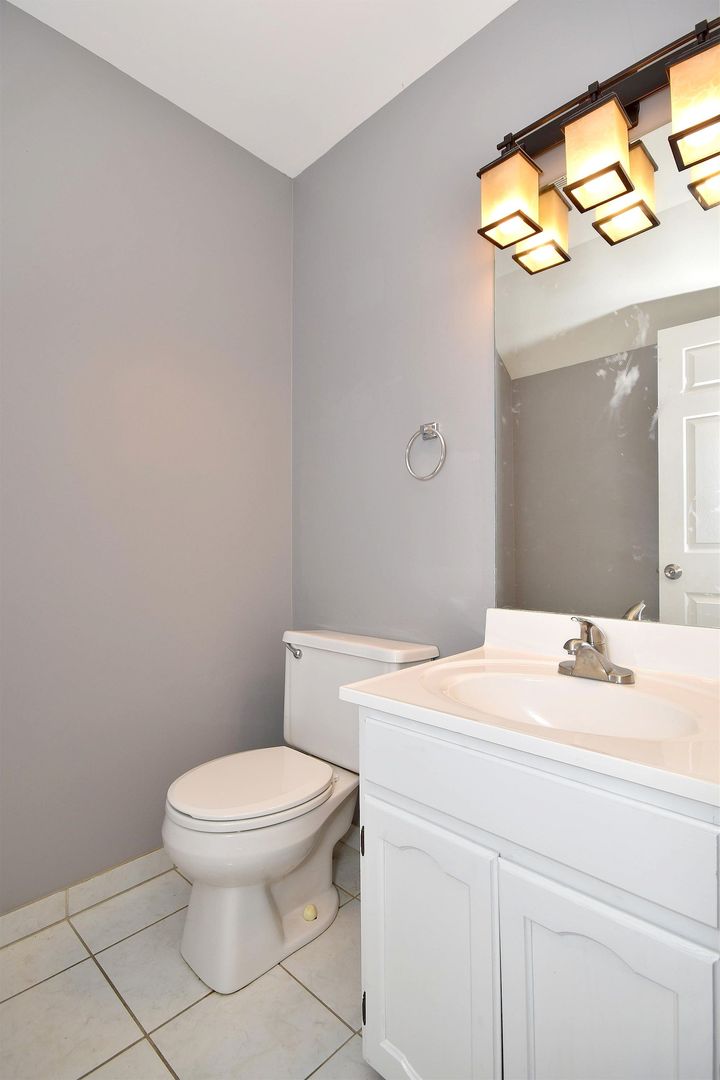 2124 Rugen Road, Unit C Glenview, IL 60026 - Photo 7 of 31