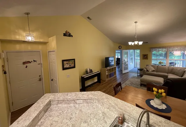 $210,000 | 732 West Barrington Circle, Jackson, MI 49203