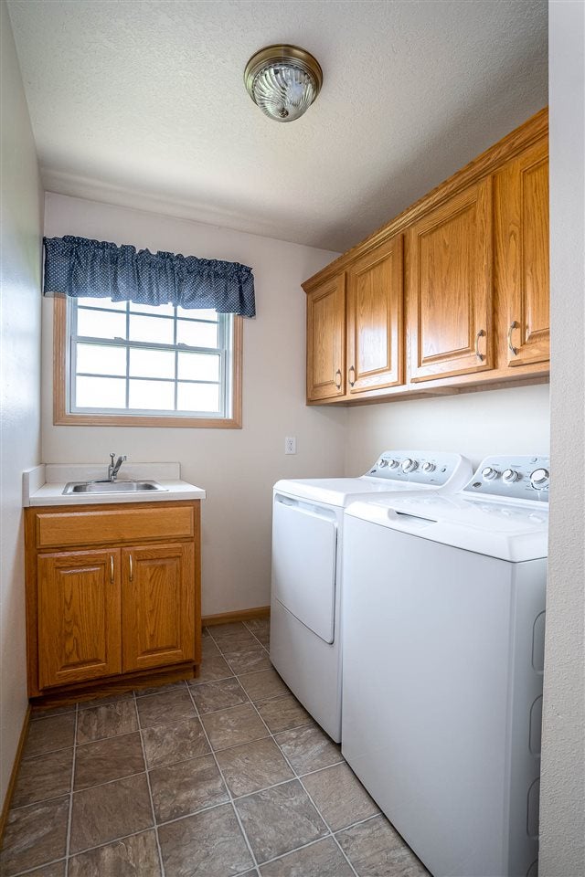 1477 Ridgeview Avenue West Liberty, IA 52776 - Photo 17 of 26 Gallery Image 17