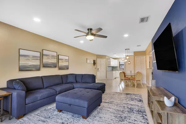 $6,000 | 755 Saturn Street, Unit E204, Jupiter, FL 33477