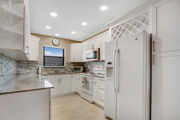 $6,000 | 755 Saturn Street, Unit E204, Jupiter, FL 33477
