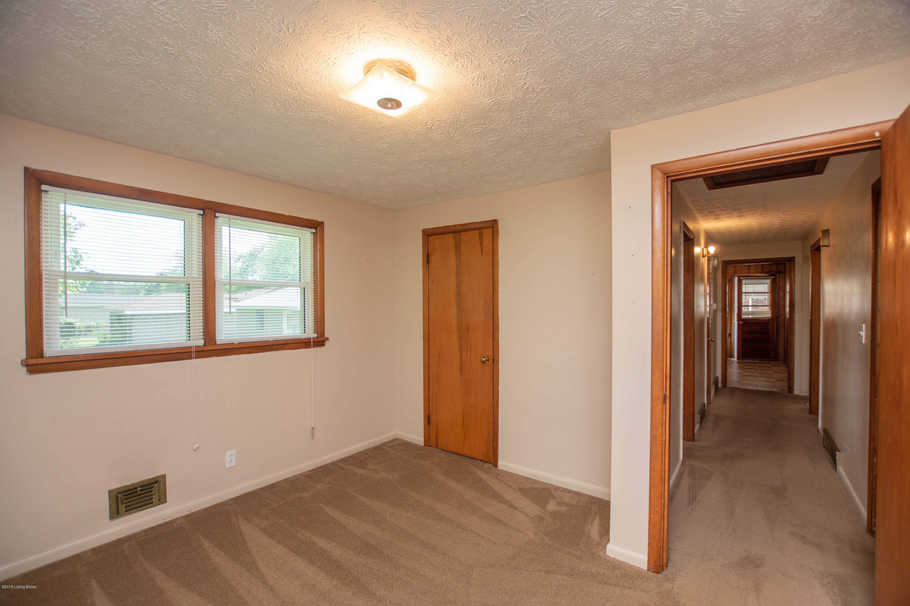 5102 Cooper Chapel Road Louisville, KY 40229 - Photo 24 of 37 5102 Cooper Chapel Road (24 of 37)