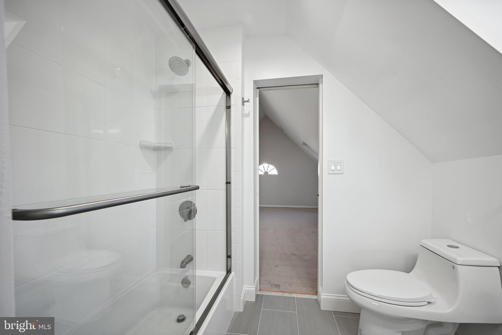 3216 Klingle Road Northwest Washington, DC 20008 - Photo 18 of 31 Full bathroom in 3rd floor