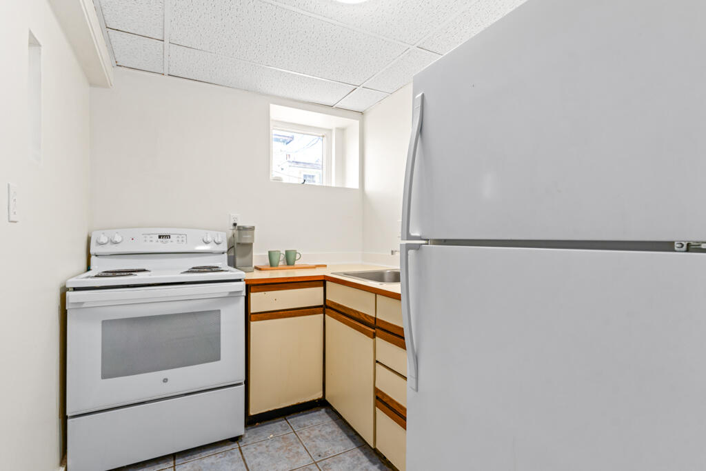 145 Sherman Street, Unit A Portland, ME 04101 - Photo 21 of 26 DSC03956