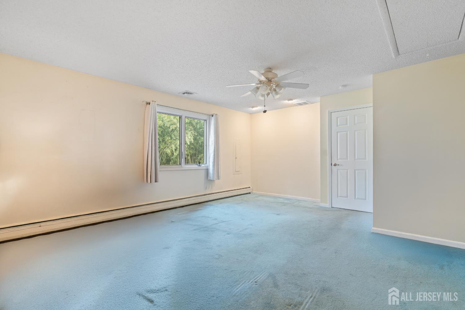 274 Aldrich Road Howell, NJ 07731 - Photo 5 of 27