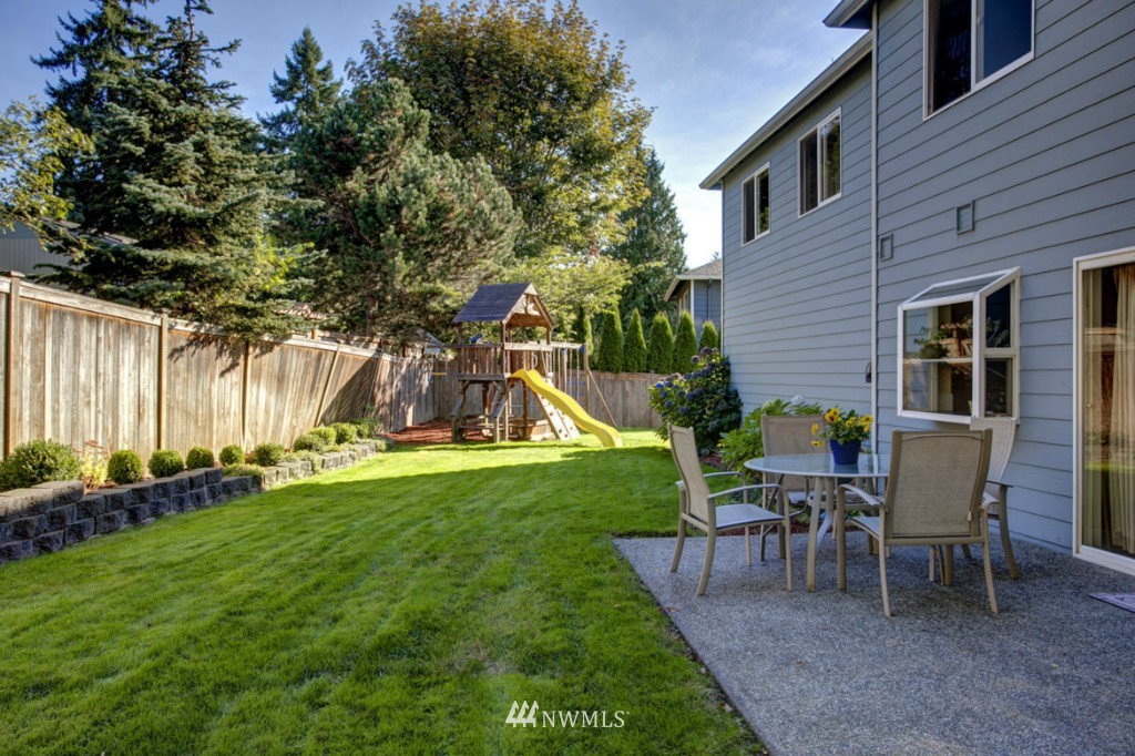 825 205th Street Southeast Bothell, WA 98012 - Photo 14 of 15