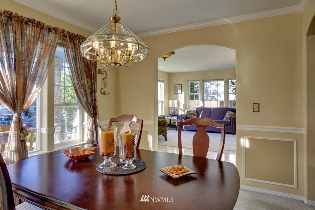 825 205th Street Southeast Bothell, WA 98012 - Photo 5 of 15