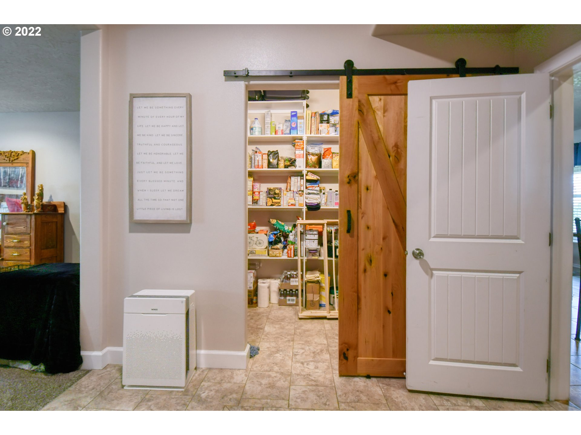 33104 Stage Gulch Road Stanfield, OR 97875 - Photo 11 of 32 a view of walk in closet with window