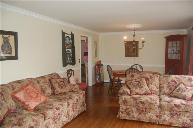231 Cherokee Road Hendersonville, TN 37075 - Photo 5 of 20 Gallery Image 5