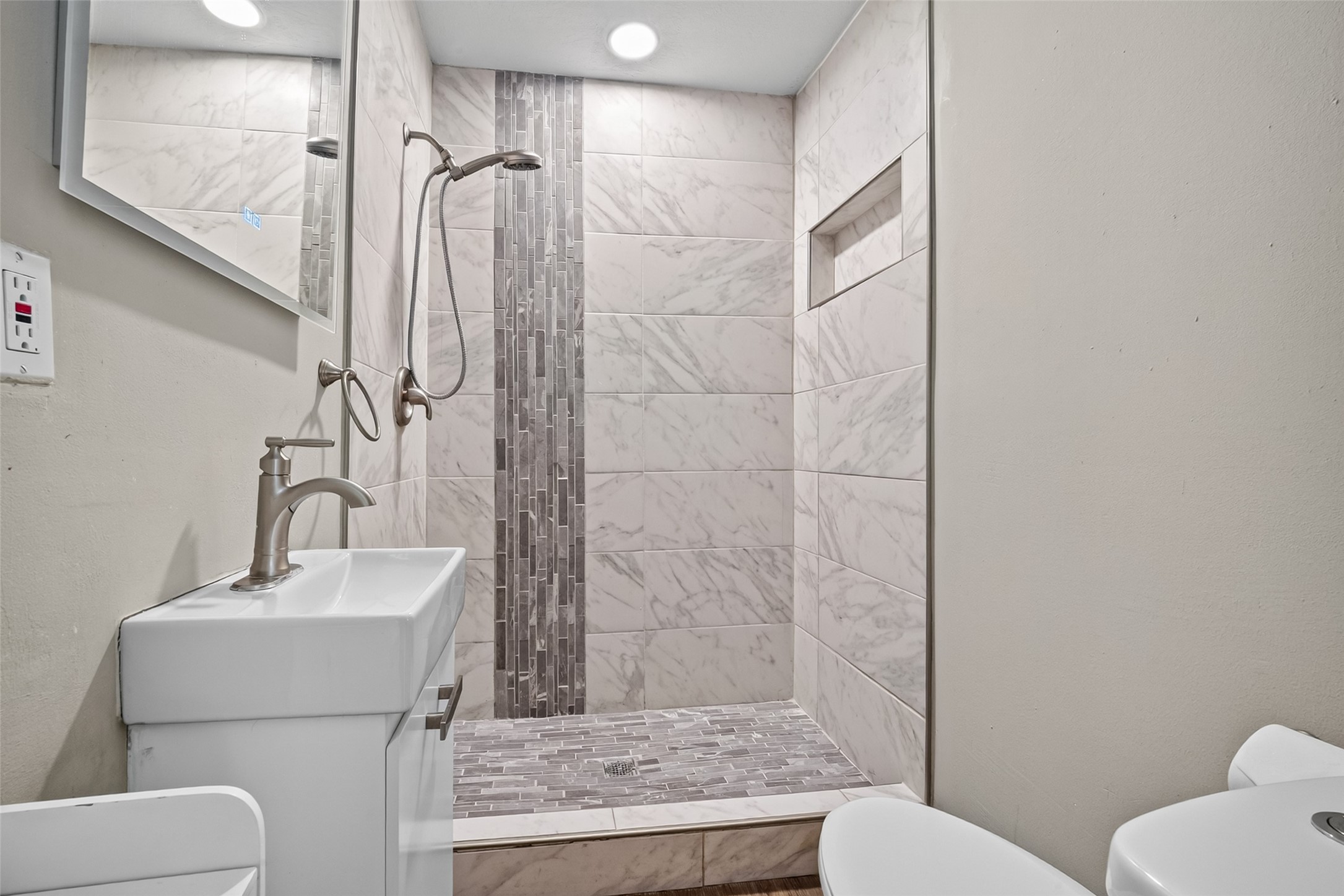 6122 Sanford Road Houston, TX 77096 - Photo 31 of 49
