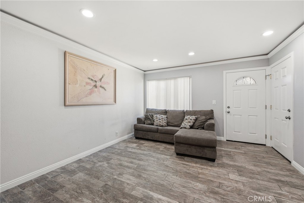 3424 Lockwood Court Simi Valley, CA 93063 - Photo 4 of 21