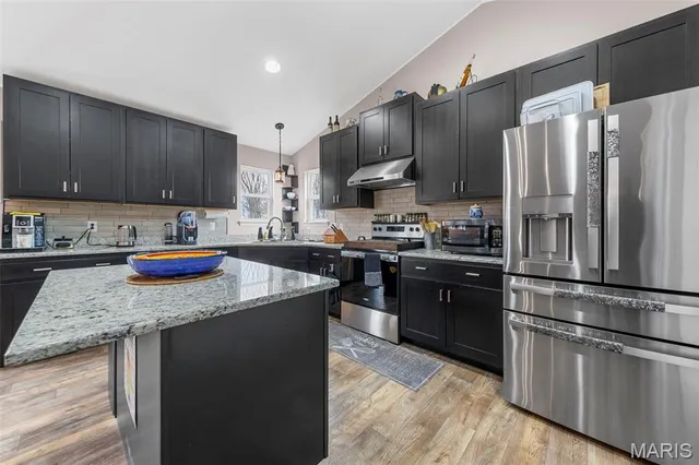 $466,200 | 70 Whiteside Estates Drive, Silex, MO 63377