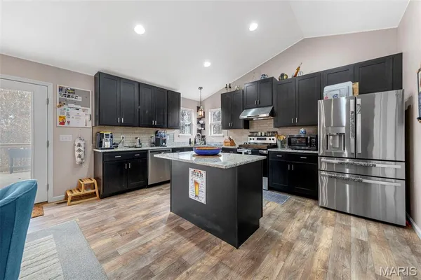 $459,000 | 70 Whiteside Estates Drive, Silex, MO 63377