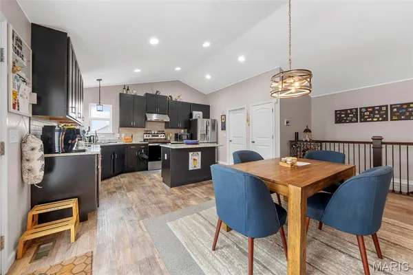 $459,000 | 70 Whiteside Estates Drive, Silex, MO 63377